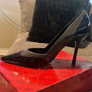 Guess by Marciano Black and Gray Patent Leather Pumps 11M